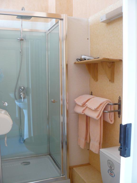 Hotel De La Cite シャロン・アン・シャンパーニュ 部屋 写真