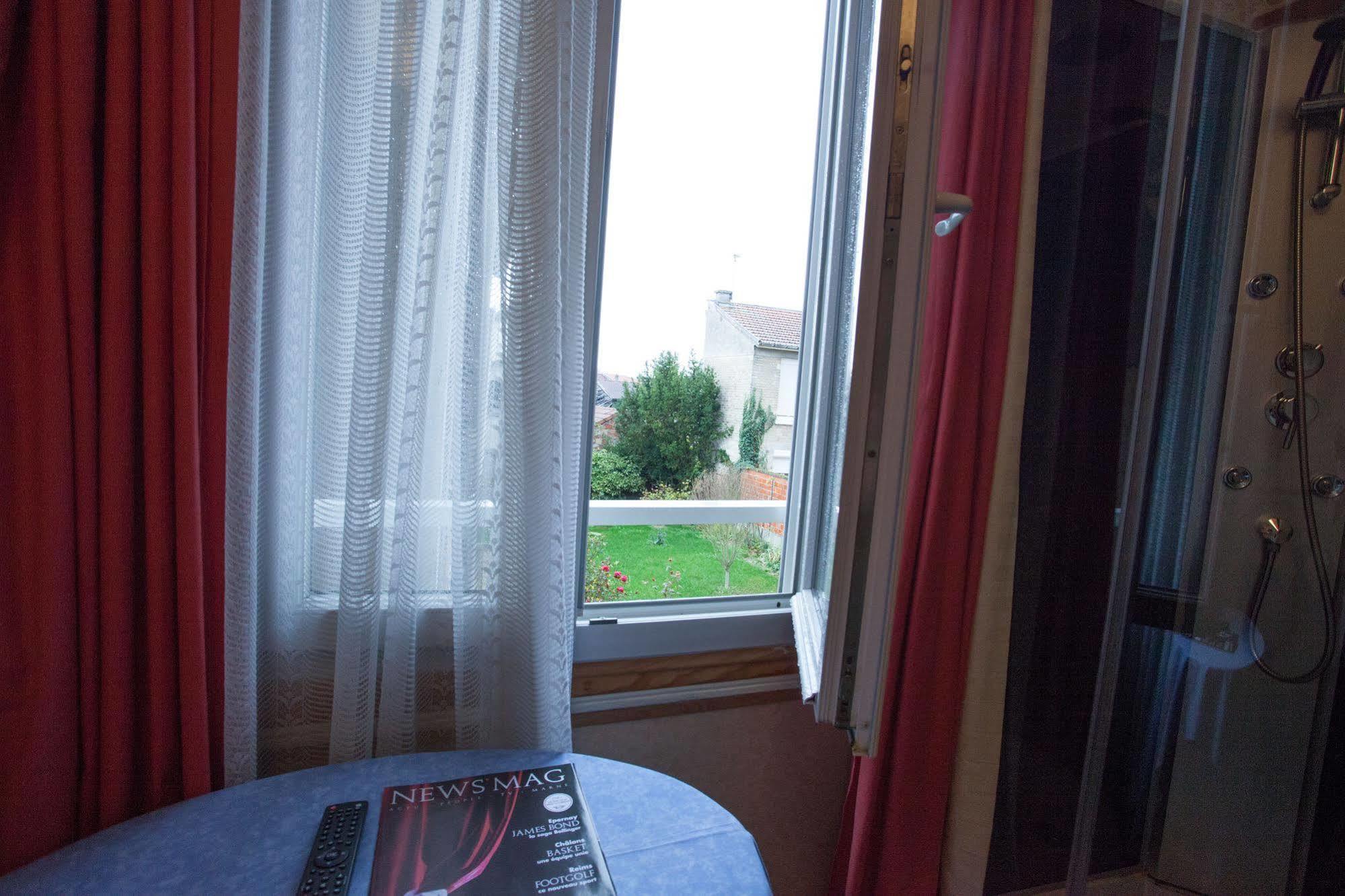 Hotel De La Cite シャロン・アン・シャンパーニュ エクステリア 写真